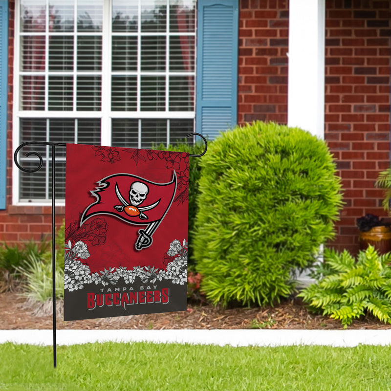 Buccaneers Garden Flag